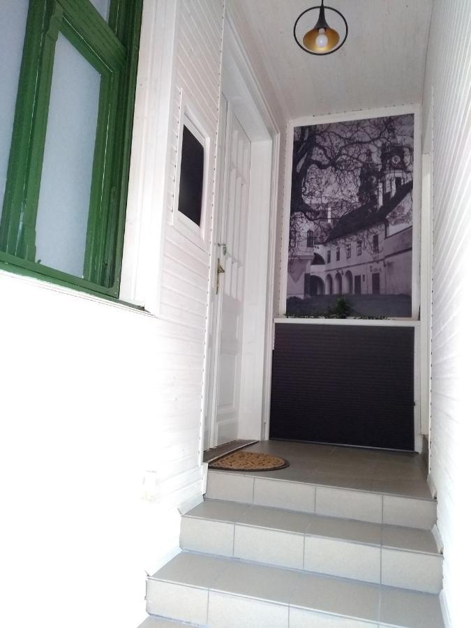 Jade Vendeghaz Apartment Pápa Exterior photo